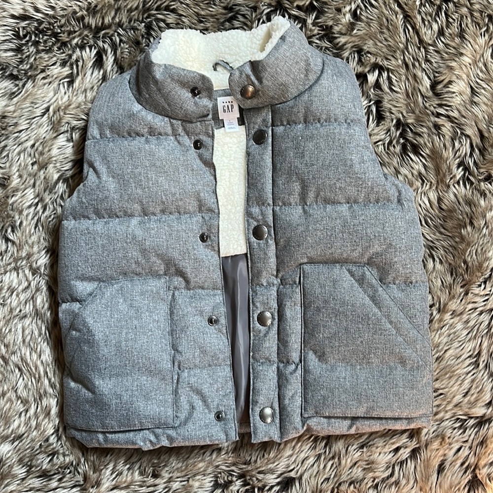 EUC Baby Gap grey puffer vest with fleece upper lining